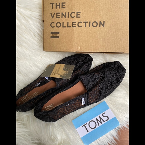 NIB Women’s Toms Moroccan Crochet Slip-On Flats - Picture 3 of 6